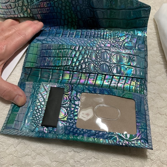 $FIRM$ NWT 3 Pc BRAHMIN BLUE TOPAZ XBODY, VERONICA & ARCTIC BLUE MAGNOLIA - Picture 4 of 8